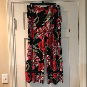 NWT PALAZZO CROP PANTS 💕❤️💕